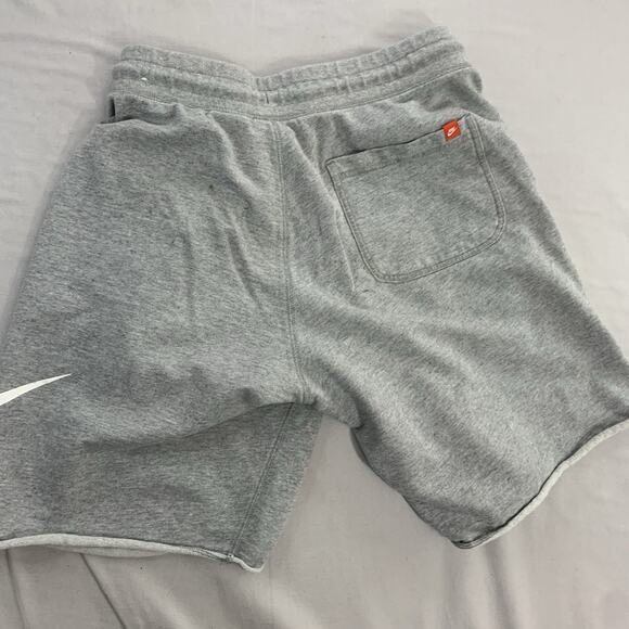 Nike Sportswear Club Fleece Shorts Men's Size M Logo Print Bottoms Gray Distress - Picture 6 of 9